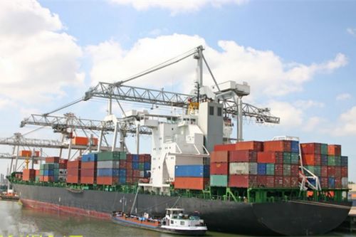 國(guó)際貨代海運(yùn)單證員 英語能力是關(guān)鍵，化妝品批發(fā)行業(yè)知識(shí)是加分項(xiàng)